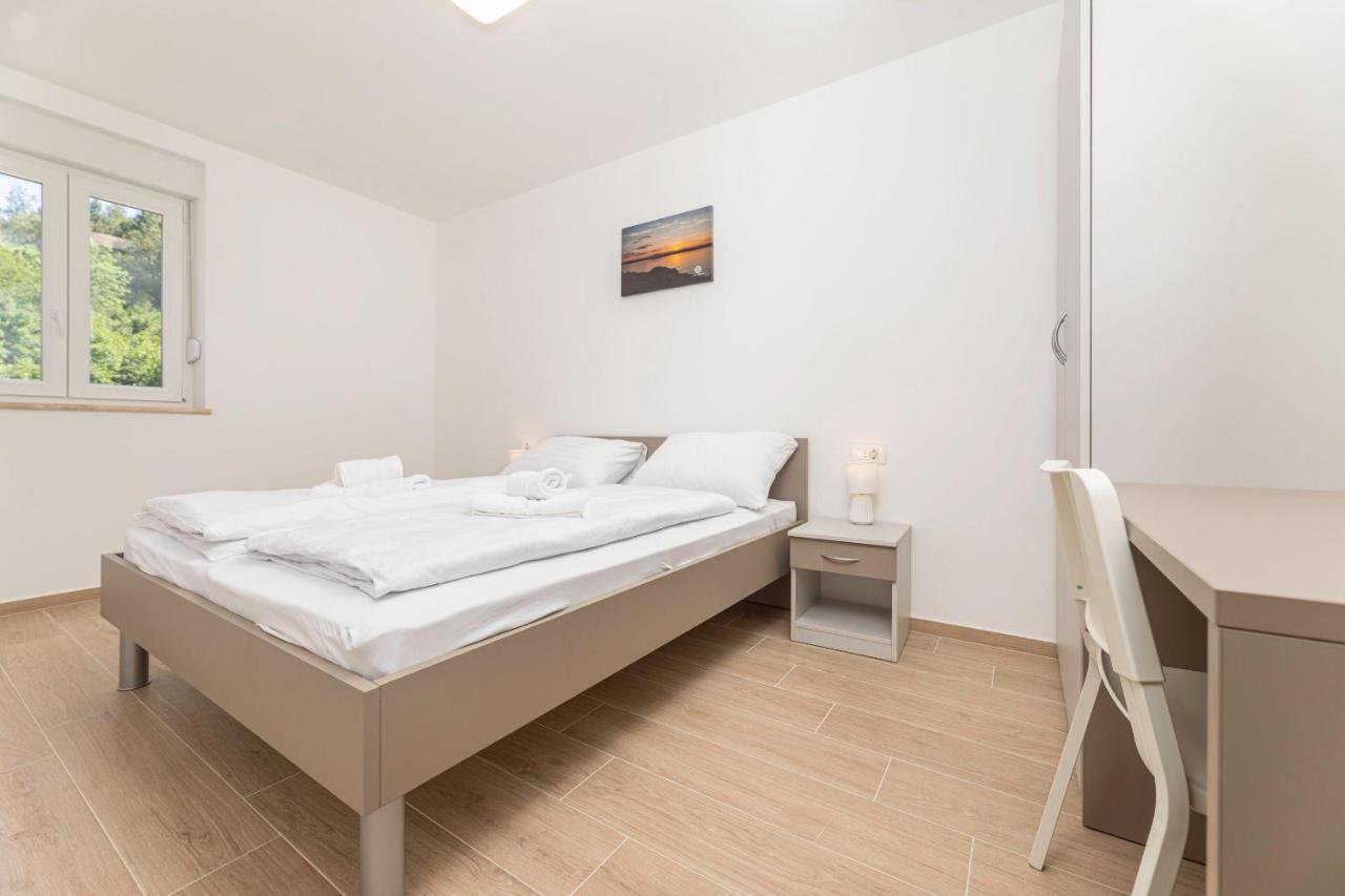 Apartments Sucic 2 Солине Екстериор снимка