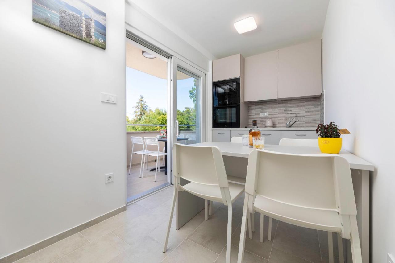Apartments Sucic 2 Солине Екстериор снимка