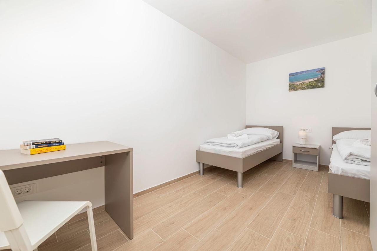 Apartments Sucic 2 Солине Екстериор снимка