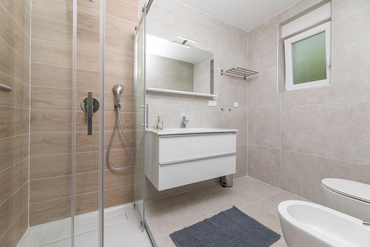 Apartments Sucic 2 Солине Екстериор снимка