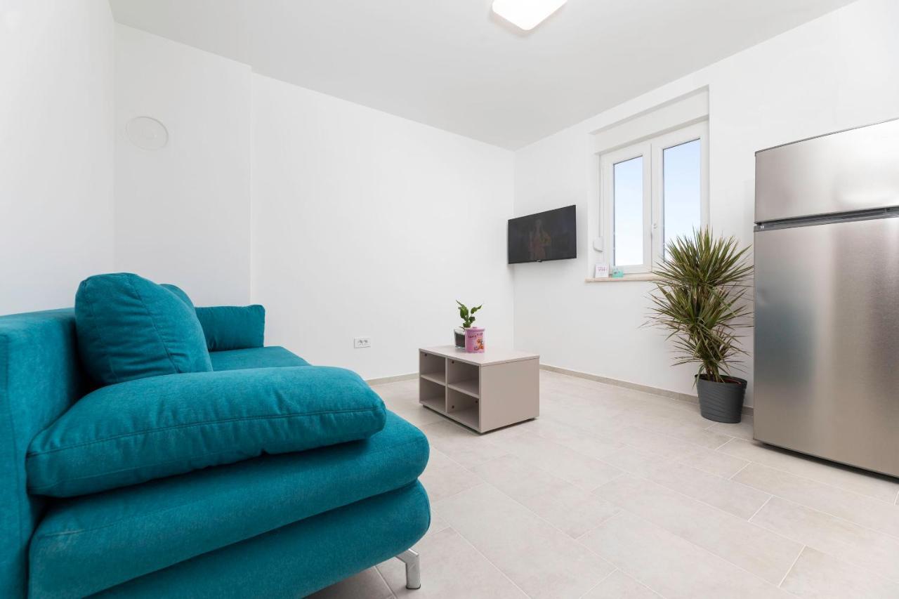 Apartments Sucic 2 Солине Екстериор снимка
