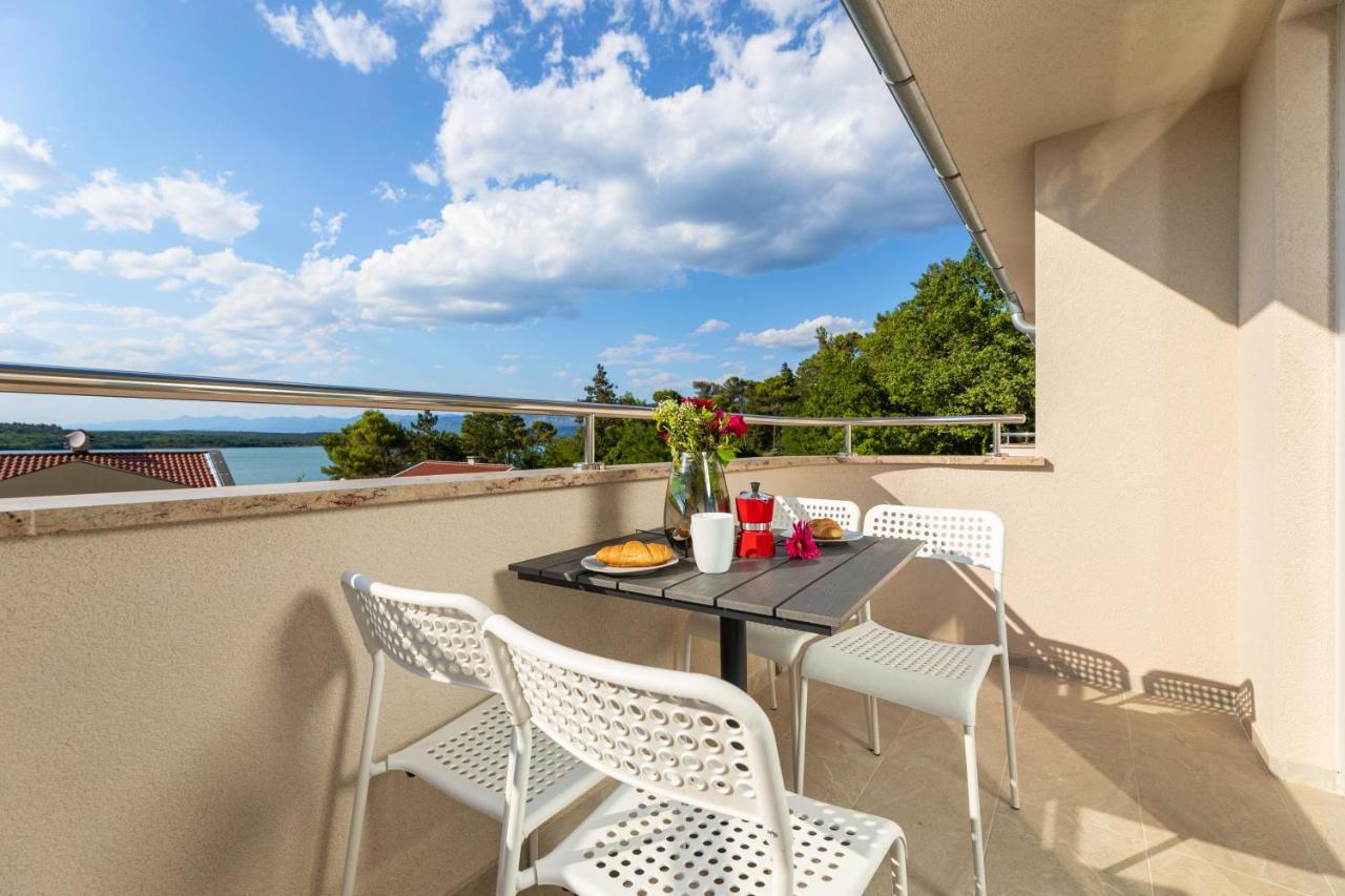 Apartments Sucic 2 Солине Екстериор снимка