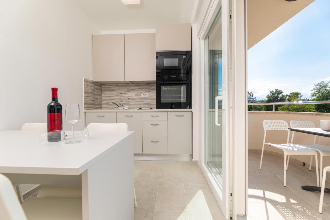 Apartments Sucic 2 Солине Екстериор снимка