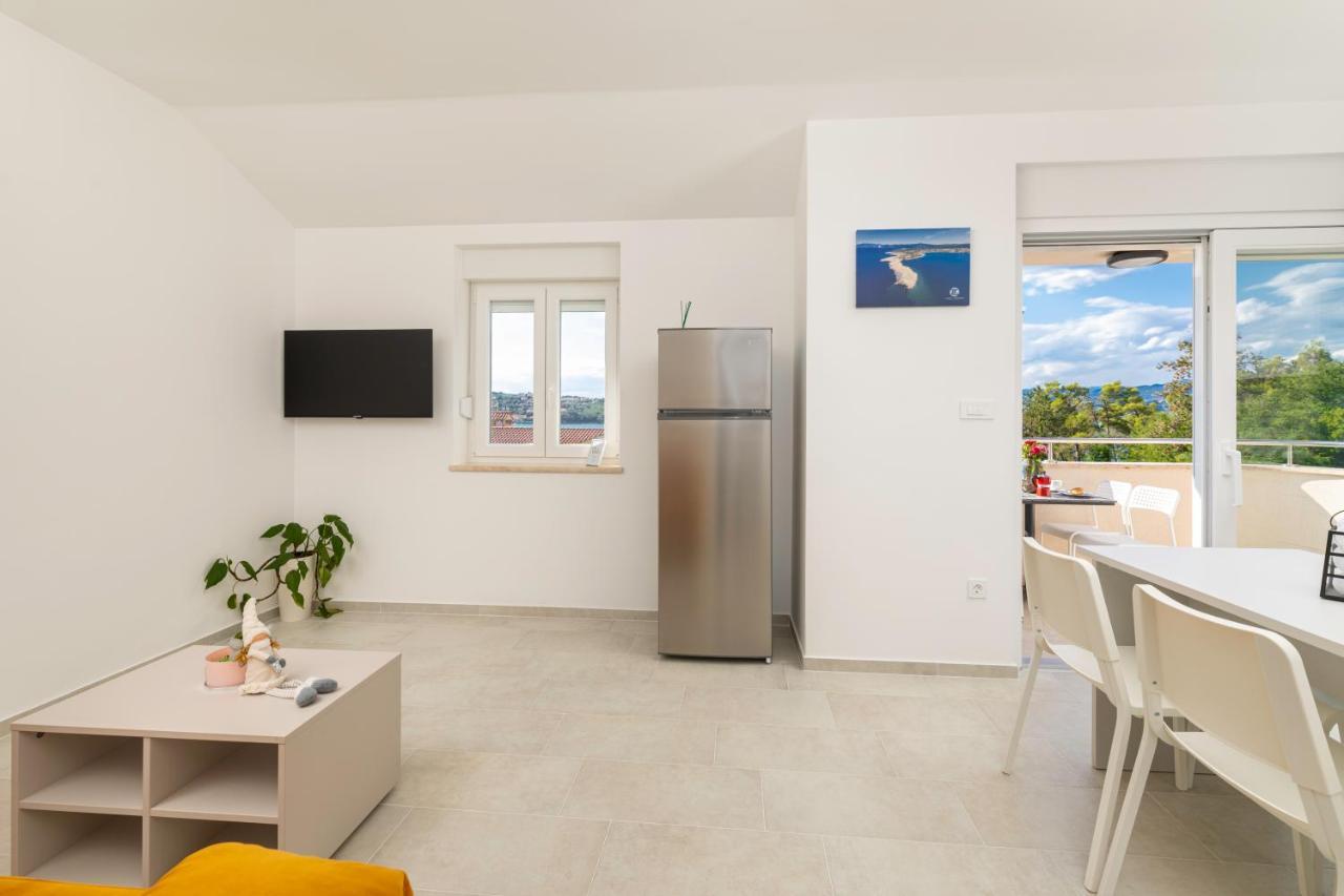 Apartments Sucic 2 Солине Екстериор снимка